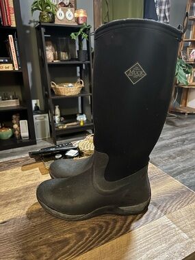 Muck Boot Company Tall Waterproof Rain Boots Black | Women’s Size 9